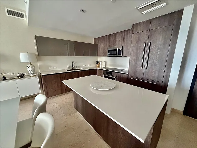 88 SW 7th St #1109 — Photo 17