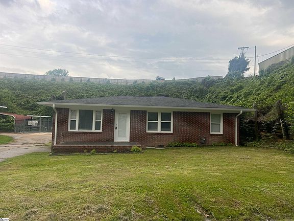 2nd image of 29 Pinedale Dr
