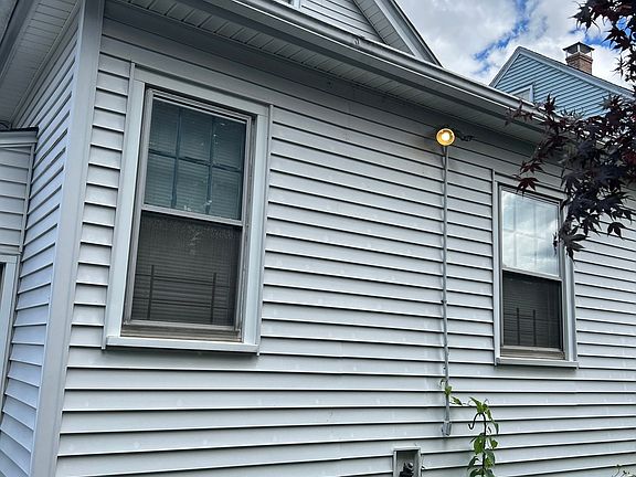 4th image of 81 Robert Street