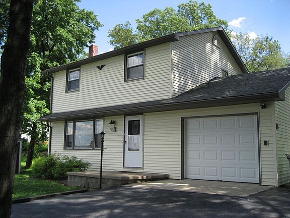 3rd image of 317 Furey St S