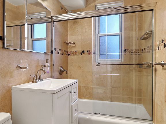 5th image of 440 E 62nd St #12BB