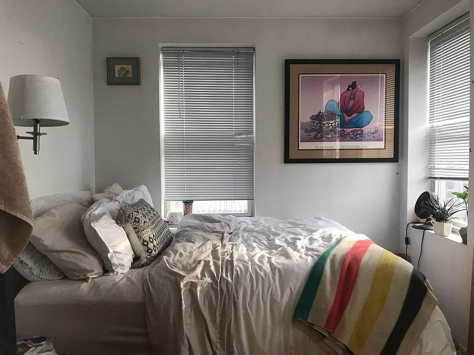 2nd image of 8 Cleveland Pl #16