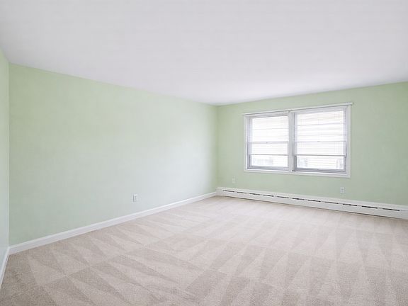 3rd image of 320 8th Ave SE #102