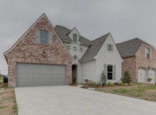 202 Santander Dr, Youngsville, LA 70592