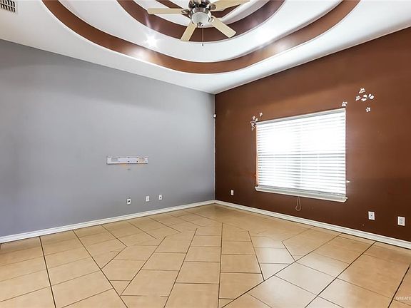 3rd image of 3100 Vanessa Ave