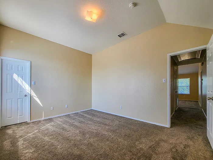 2061 Fair Crest Trl — Photo 14