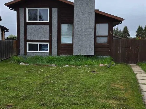 94 E Harolds Holw, Whitecourt, AB T7S 1C4
