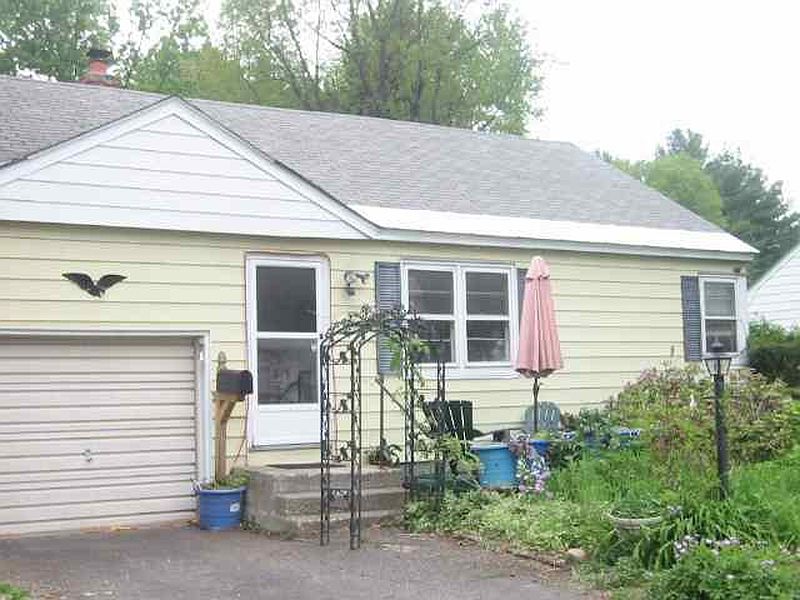 2nd image of 3026 EVELYN Drive