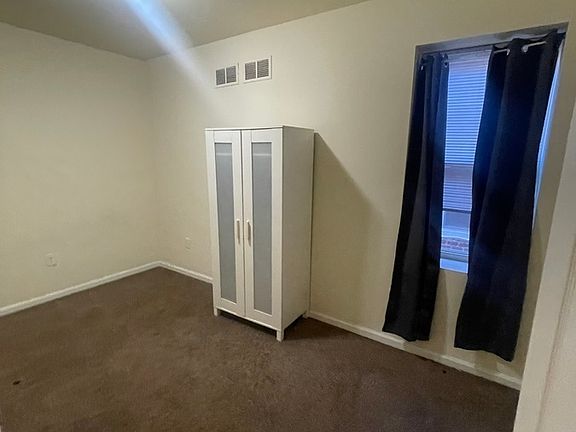 5th image of 2252 N Park Ave #B