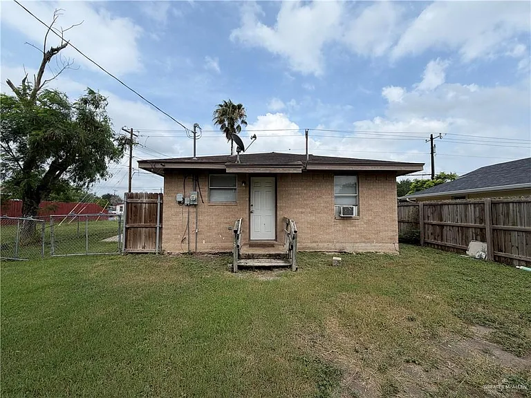 301 S Raul Longoria Rd — Photo 18
