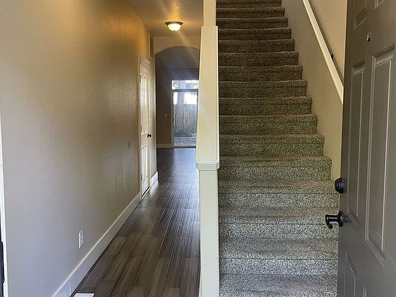 5th image of 1202 SE Roundelay St