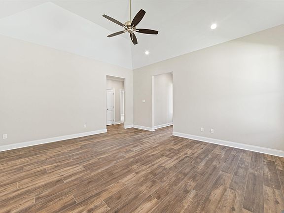 5th image of 10414 Highland Lakes Dr