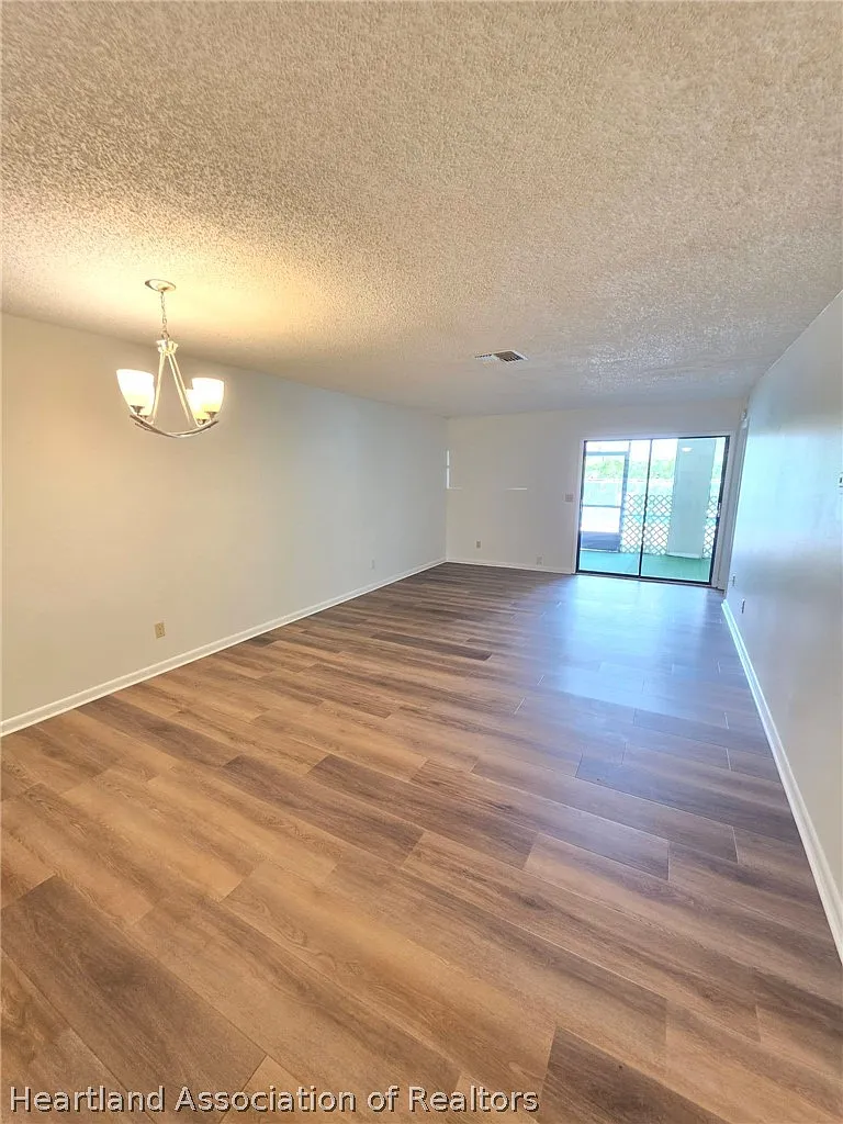 2 bed, 2.0 bath, 980 sqft, $1,350 — Photo 4
