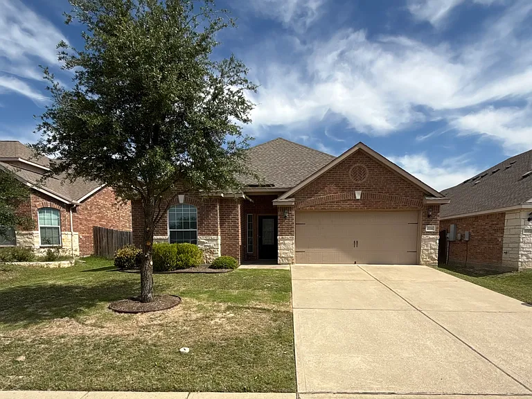 2134 Redbud Dr — Photo 3