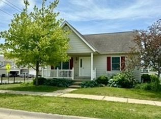 911 Bull St, Normal, IL 61761