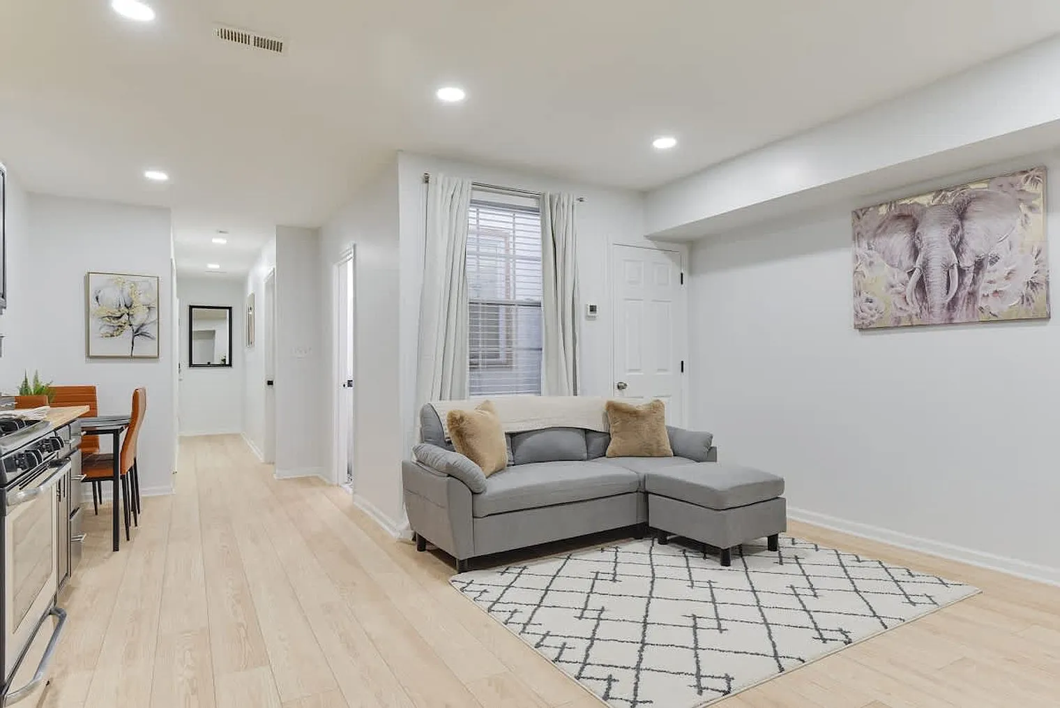 2 bed, 1.0 bath, 839 sqft, $4,066 — Photo 1