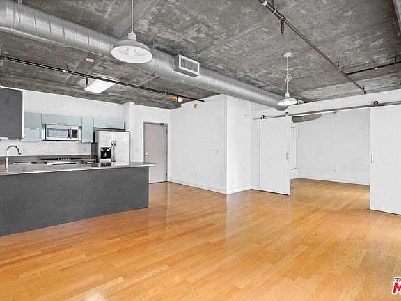2nd image of 645 W 9th St APT 617
