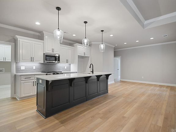 5th image of 9296 Wooddale Dr