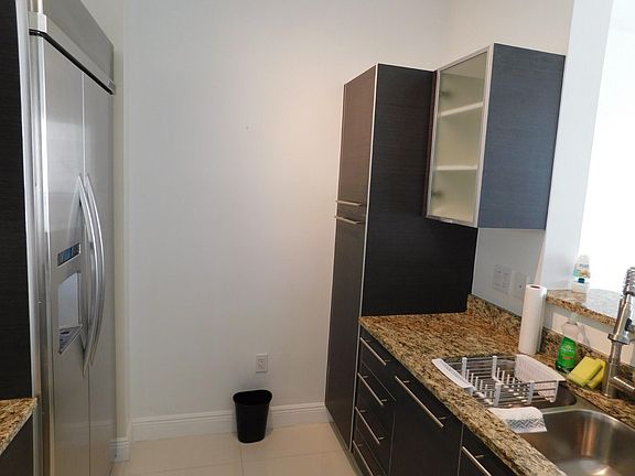 4th image of 550 Okeechobee Blvd APT 621