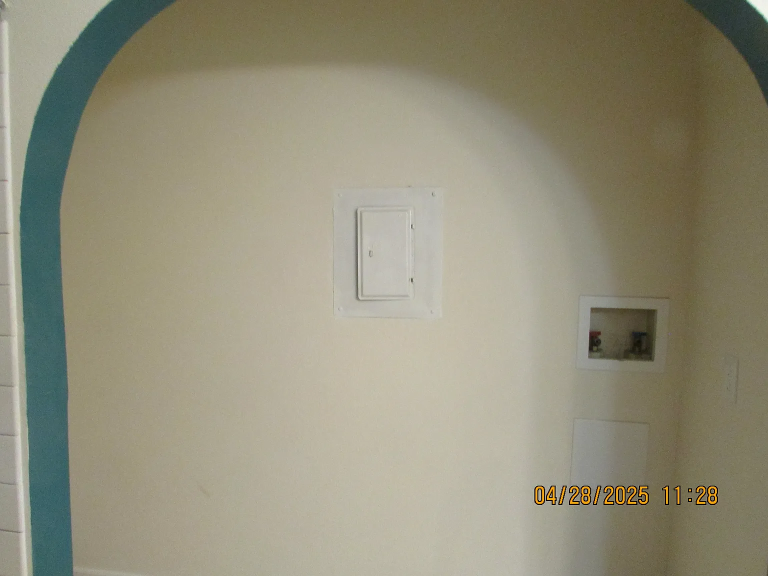 2 bed, 950 sqft, $1,050 — Photo 3