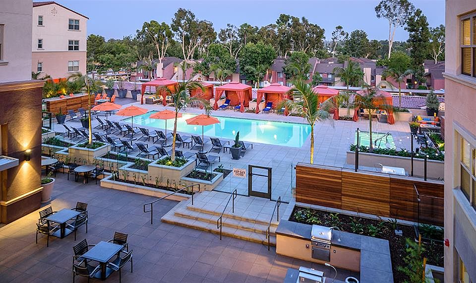 Reata Oakbrook Village 24391 Avenida De La Carlota Laguna Hills CA