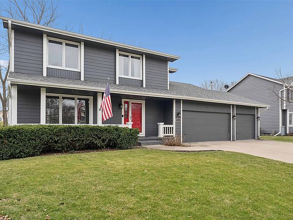 2nd image of 913 SE Peterson Dr