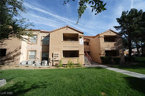 1150 N Buffalo Dr Photo 1