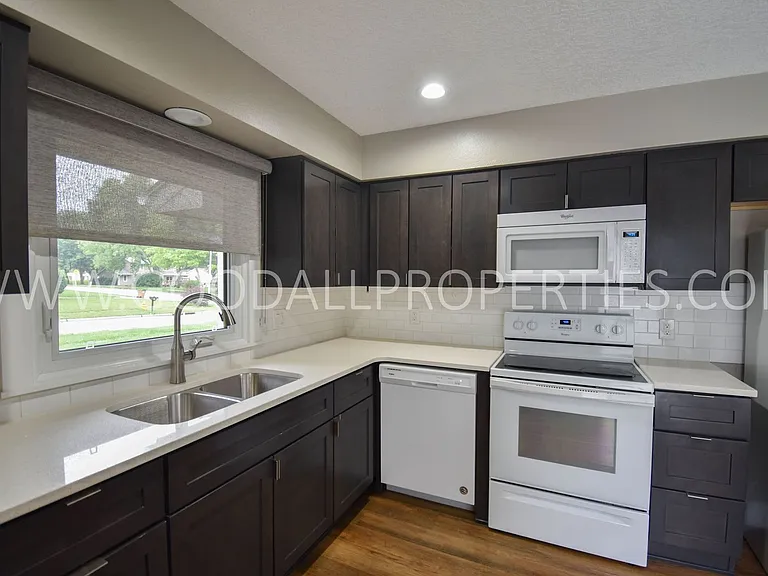 1313 NW 92nd St — Photo 6