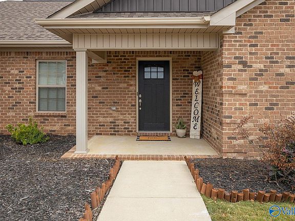 4th image of 111 Stillwood Dr