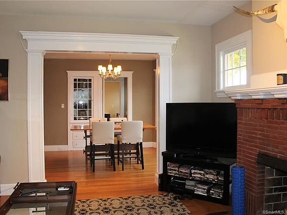 3rd image of 207 Alden Ave Floor 2
