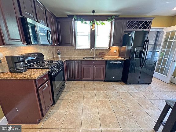 2nd image of 4129 Garrett Rd