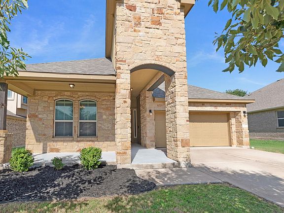 2nd image of 2437 Lyla Ln