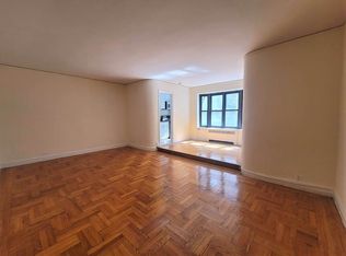 310 E 74th St #3V, New York, NY 10021