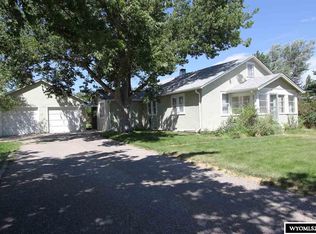 36 N 6th Ave, Mills, WY 82604