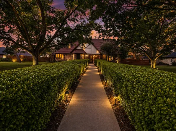 212 Magic Ln, Sunnyvale, TX 75182
