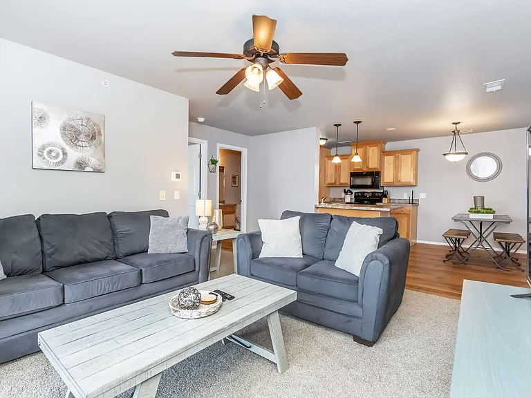 Hawthorn Suites 1 Bed 1 Bath Living