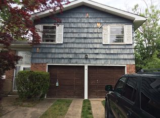 33 Bonnie Dr, Westbury, NY 11590