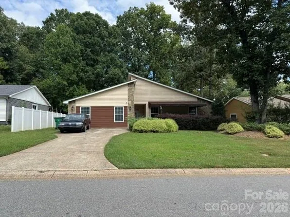 7626 Eastbourne Rd, Charlotte, NC 28227