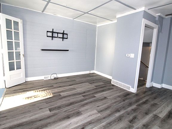 2nd image of 712 Upton Ave