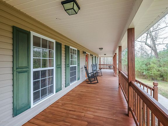 Image 5: Covered Porch