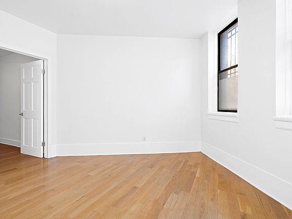 2nd image of 180 Borinquen Pl APT 2