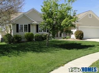 7117 Chesterfield Ct NE, Cedar Rapids, IA 52402