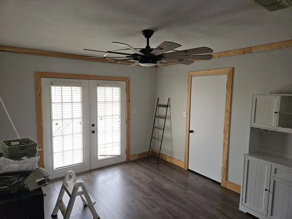 1321 Edgehill Trl, Iowa Park, TX 76367