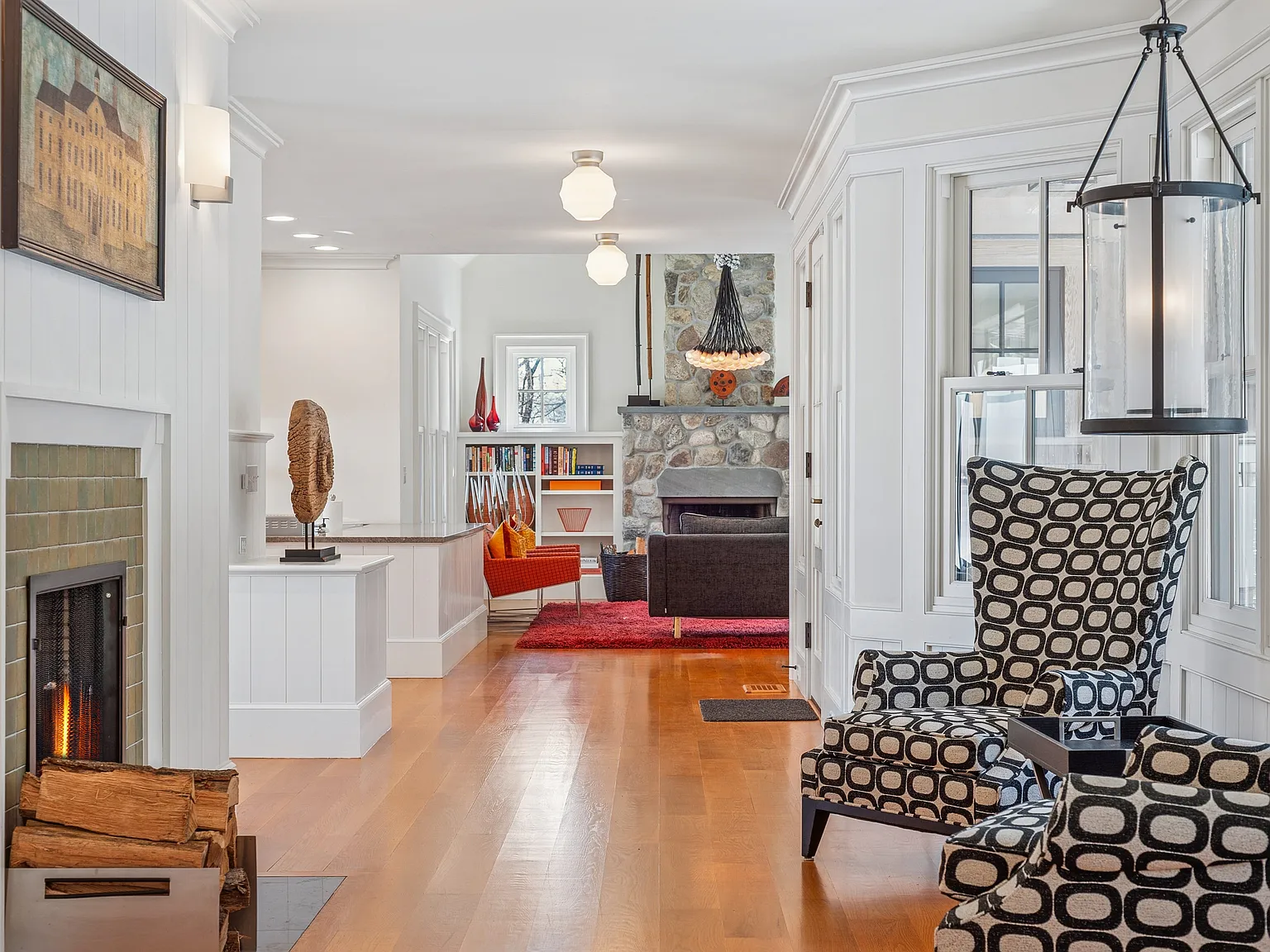 Spectacular Waterfront Elegance — Photo 3