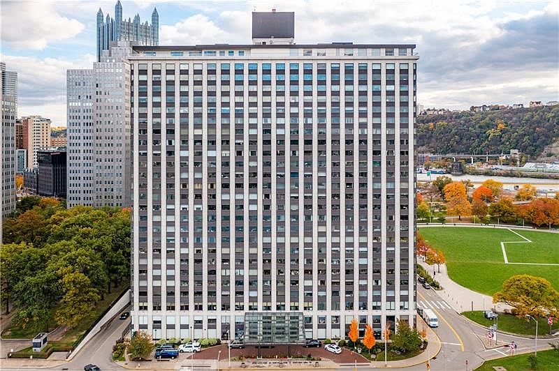 1st image of 320 Fort Duquesne Blvd APT 4G