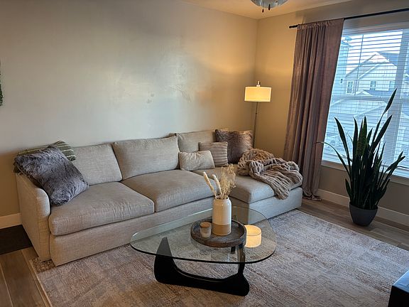 3rd image of 14492 S Quill Dr