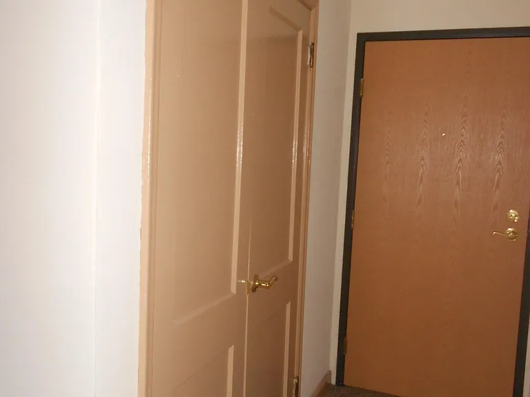 905 Kilian Blvd SE — Photo 5