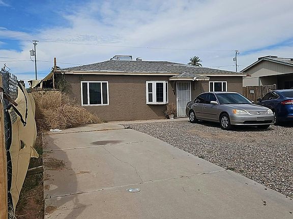 3rd image of 110 E Cedar Ave