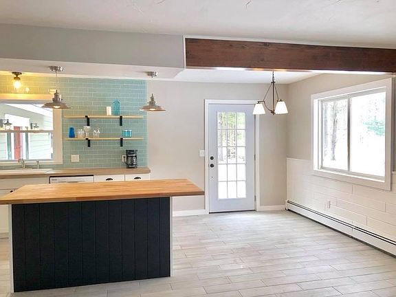 1045 Kernal Court Kitchen dining