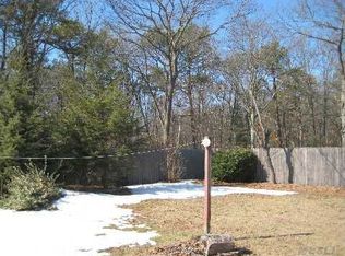 6 Colby Dr, Coram, NY 11727